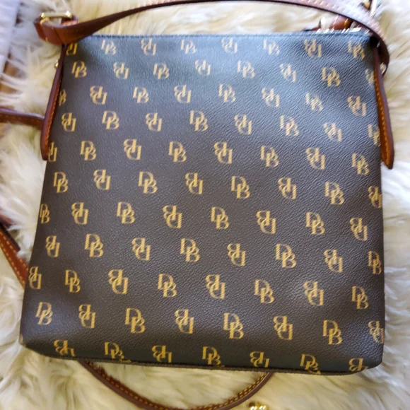 Dooney & Bourke Crossbody Bag and Coin Purse Set EUC - Picture 4 of 16